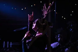 Evangelia Batoglou performing Kvervandi