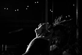 Evangelia Batoglou performing Kvervandi